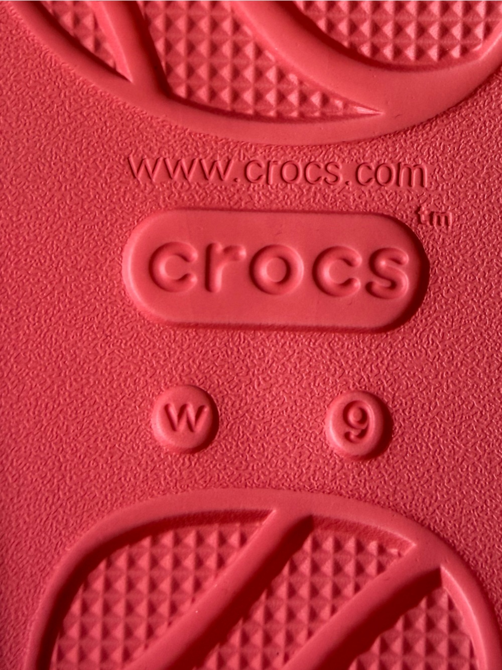 Crocs Sandals Womens Size 9 Glossy Strappy Watermelon Splash Pink Comfort Slide - Picture 5 of 5